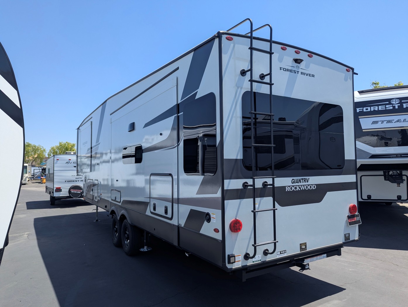 2026 Forest River Rockwood Signature R361RLS - Image 4