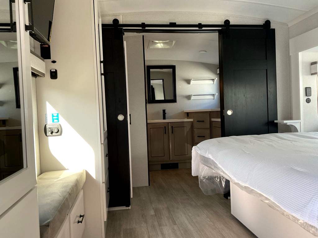2026 JAYCO PINNACLE 39 FLOK - Image 18