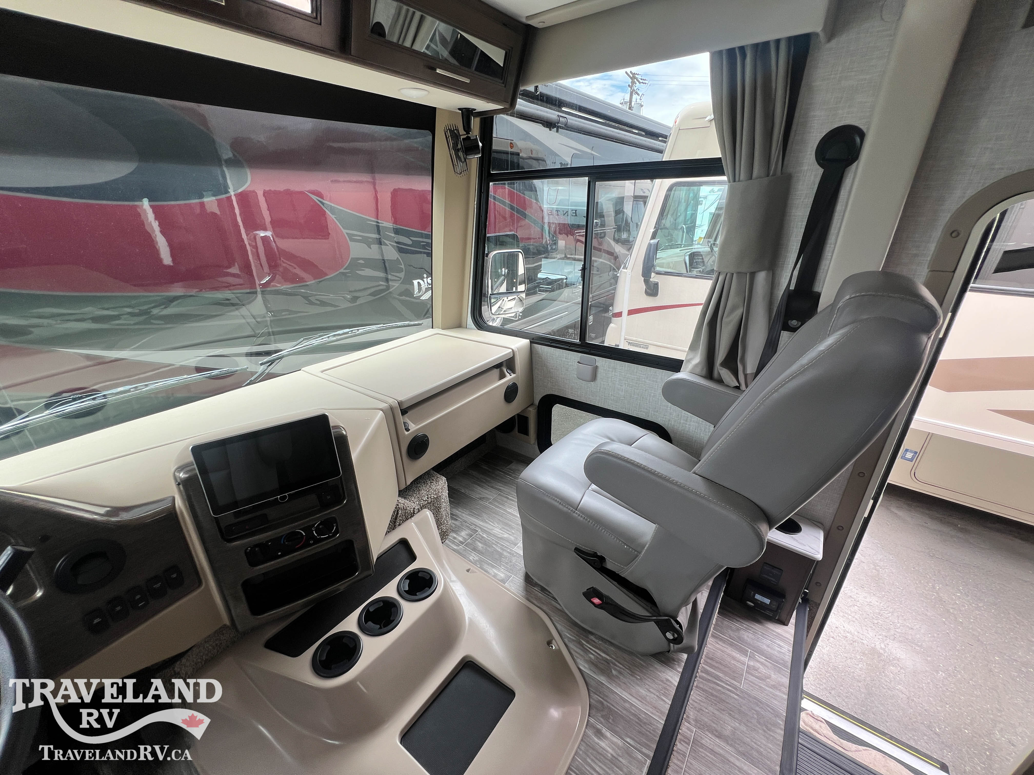 2022 Thor Motor Coach Hurricane 29M - Image 11