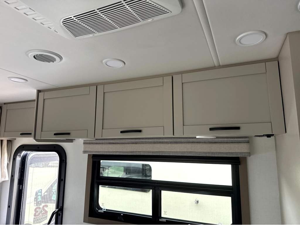 2027 ENTEGRA COACH ESTEEM XL 32U - Image 21
