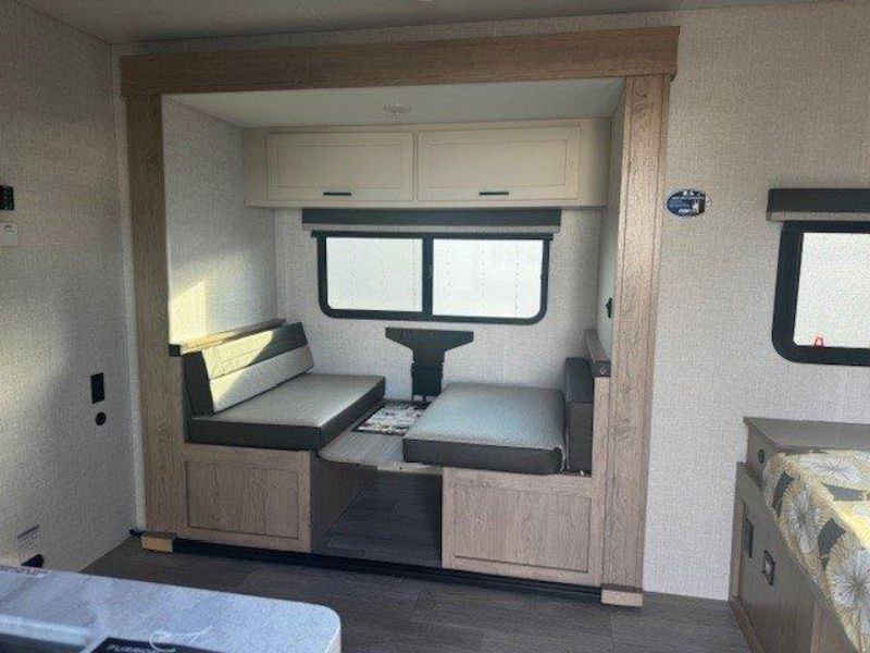 2026 Ember RV E-Series 19ETS - Image 10