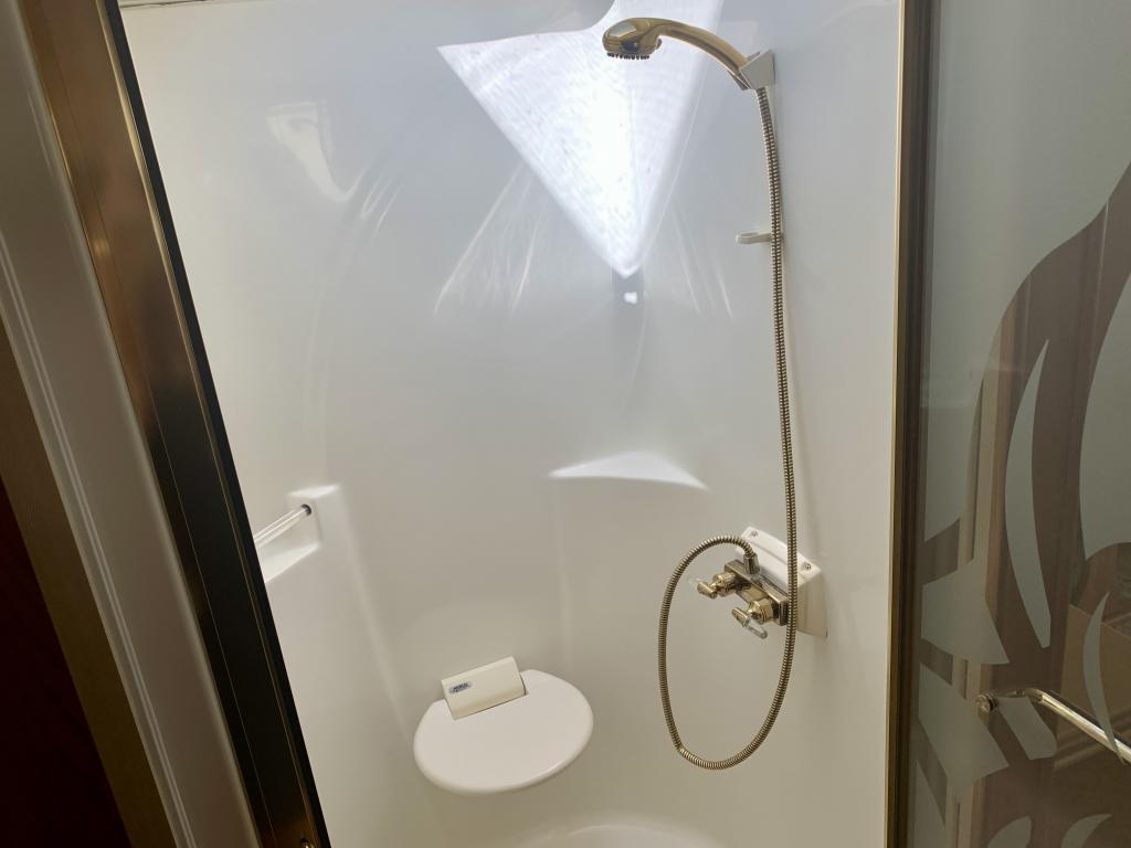 2005 MOUNTAIN AIRE 3778-WORKHORSE - Image 37