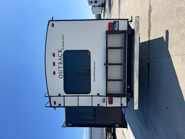 2017 Keystone Outback Diamond Super-Lite 332FK - Image 5