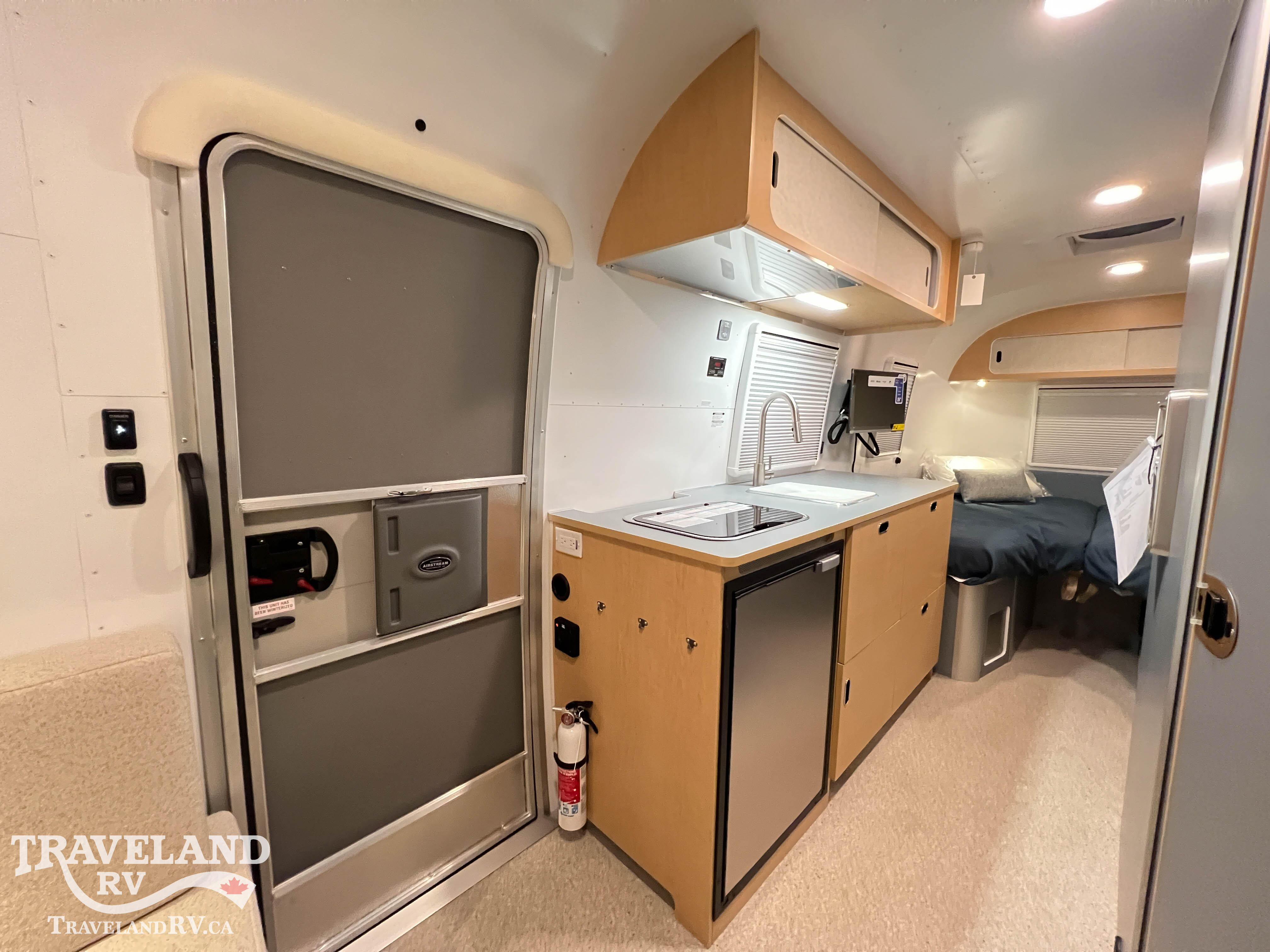 2026 AIRSTREAM 22RB WORLD TRAVELER - Image 11