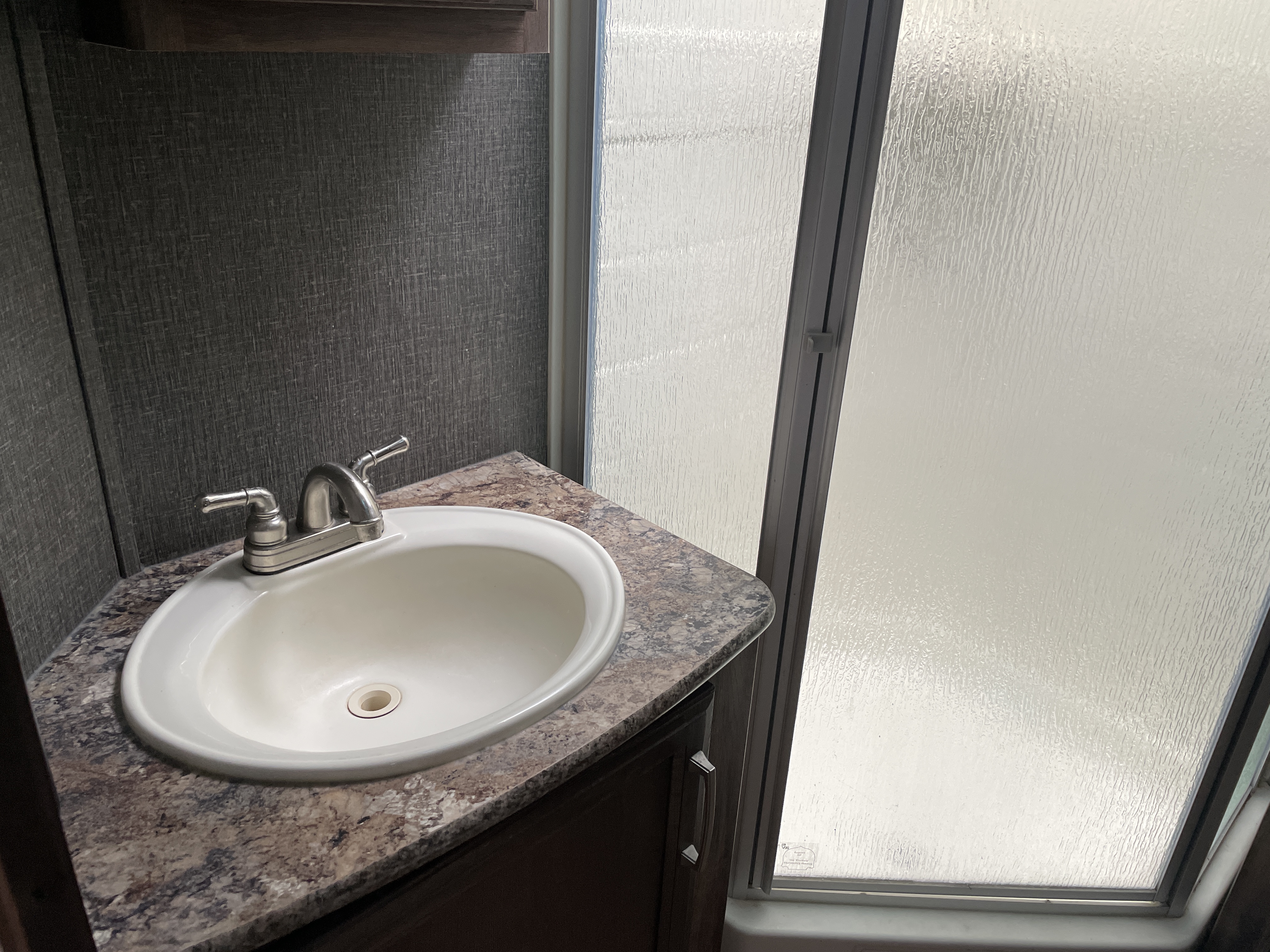 2016 Keystone RV Cougar Half-Ton 30RLI - Image 14