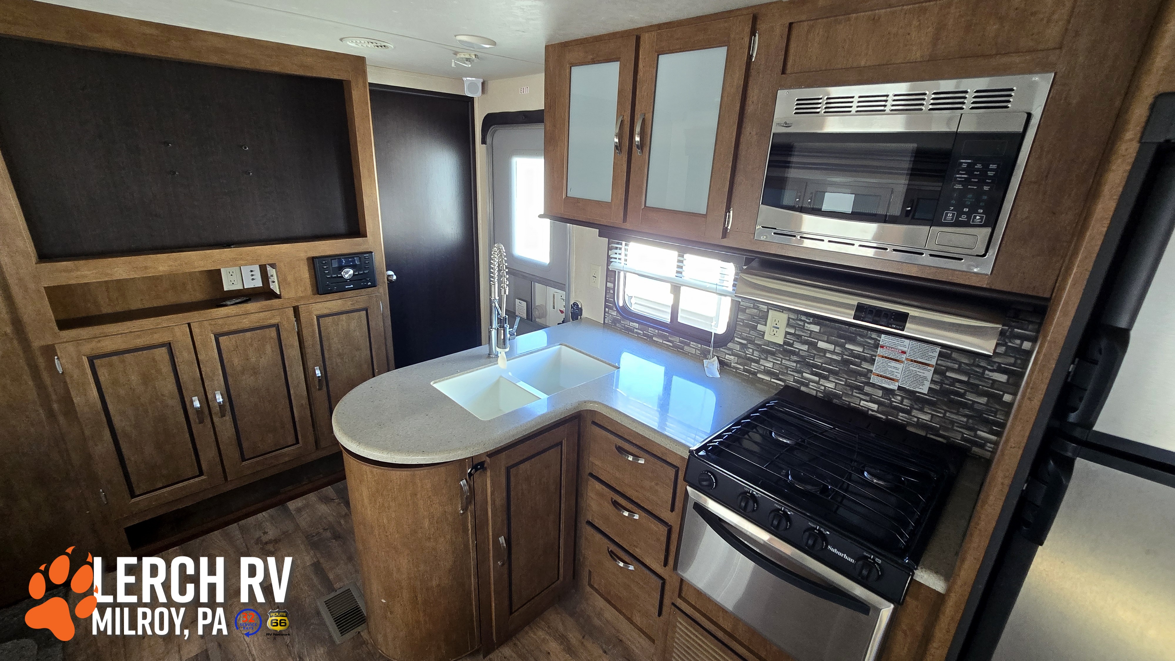 2017 Forest River Salem T32BHDS - Image 15