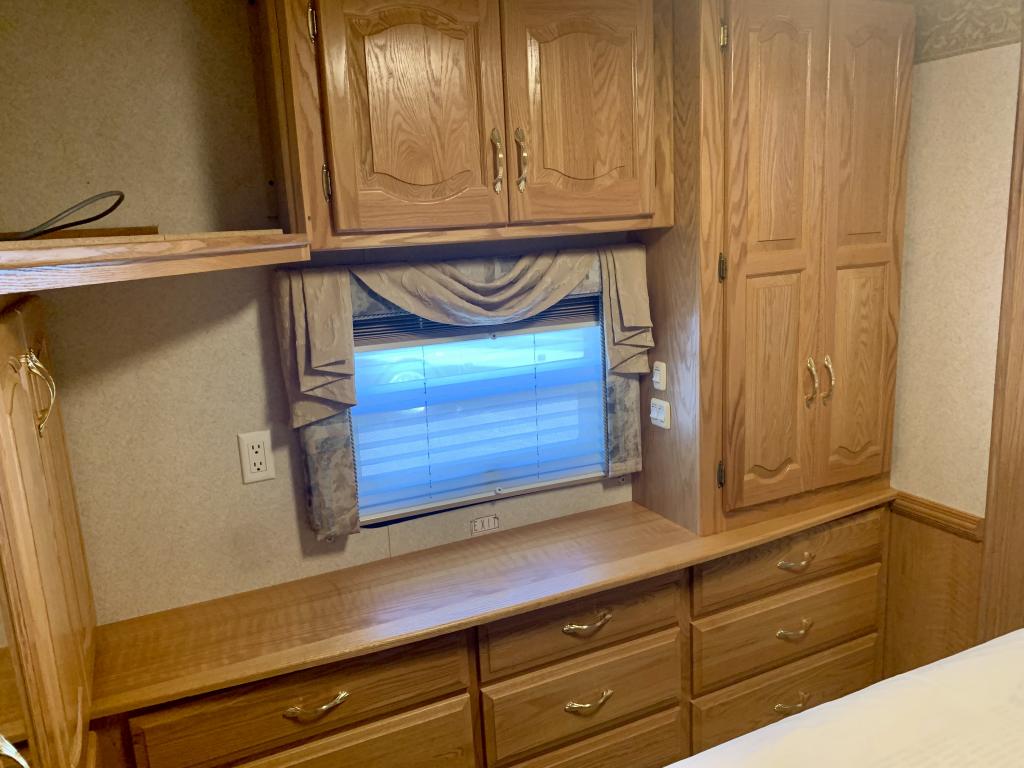 2005 MOUNTAIN AIRE 3778-WORKHORSE - Image 47