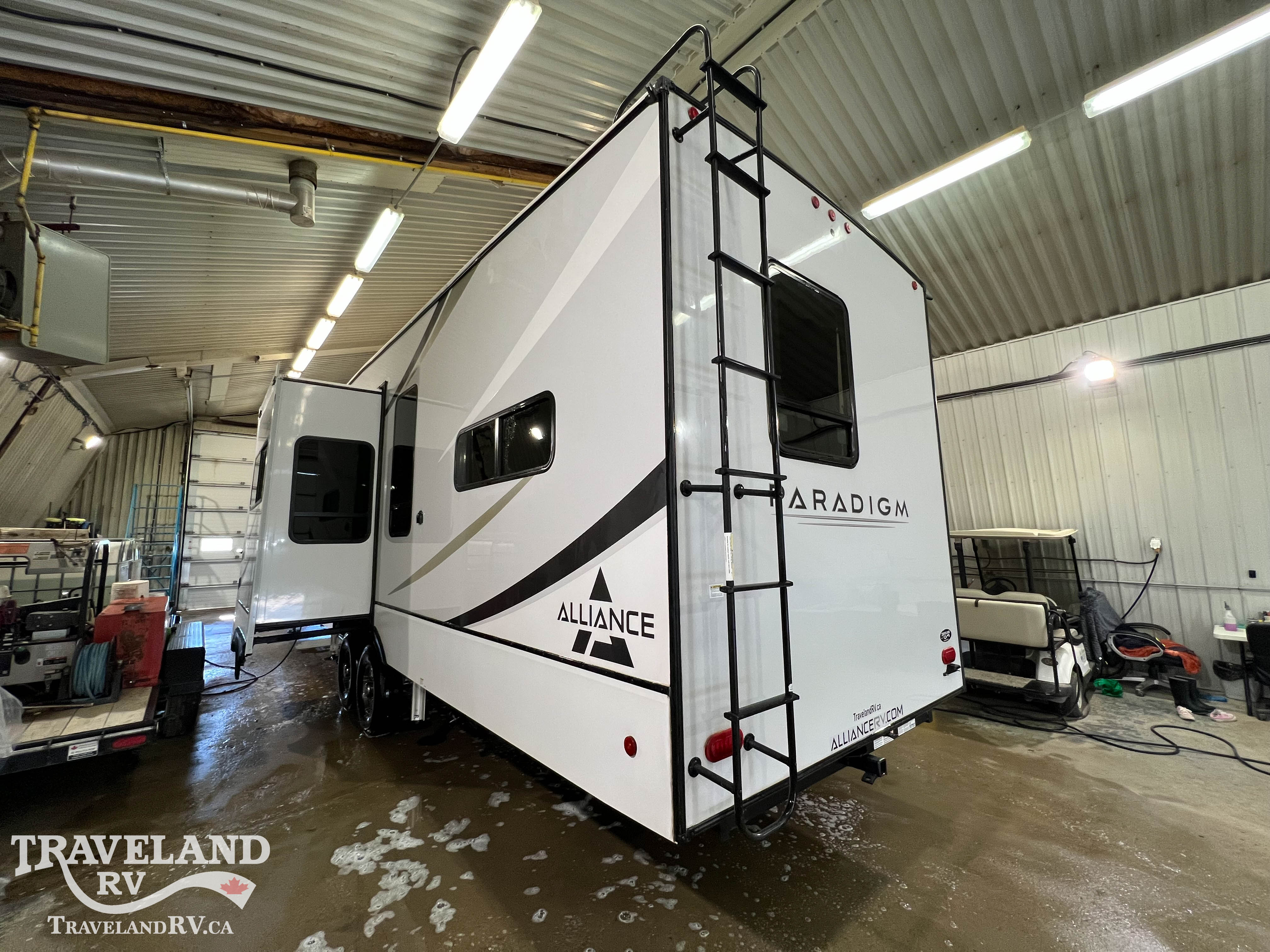2023 Alliance RV Paradigm 382RK - Image 9