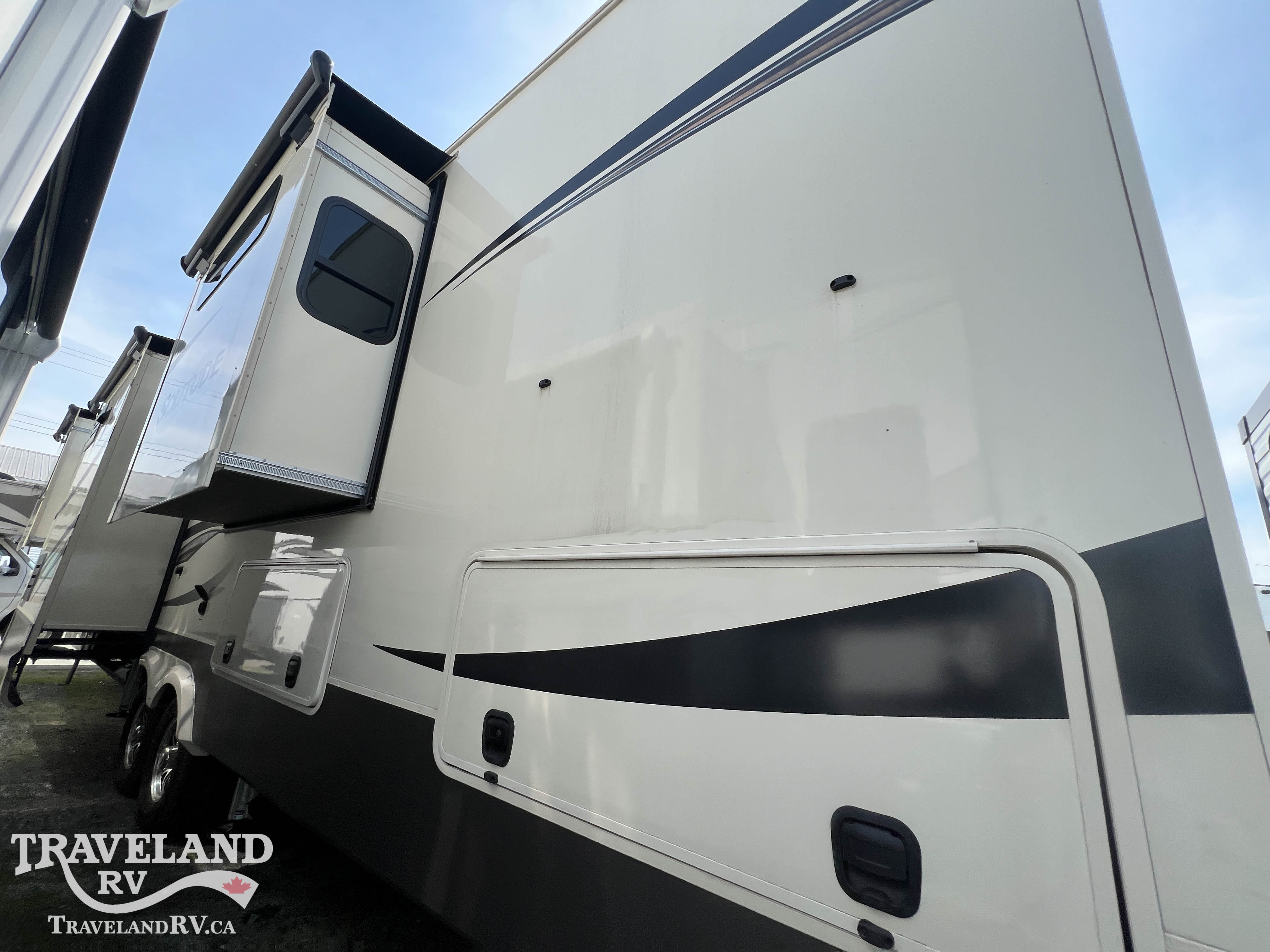 2021 Grand Design Solitude 380FL - Image 6