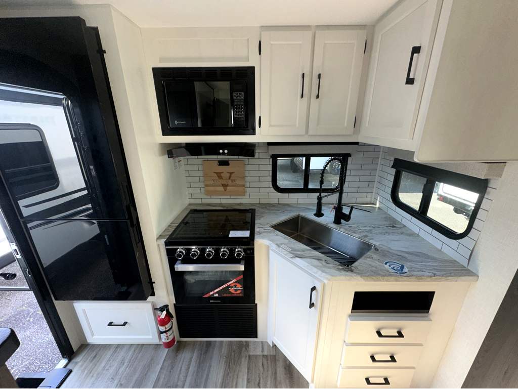 2026 VENTURE RV SPORTTREK 251VRK - Image 14
