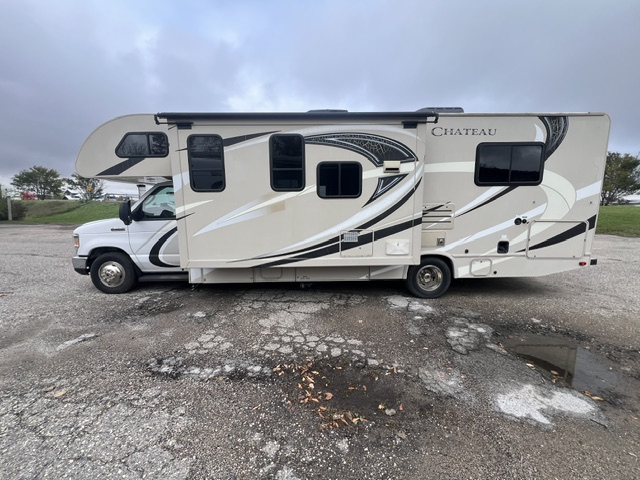 2017 Thor Motor Coach Chateau 28Z - Image 5