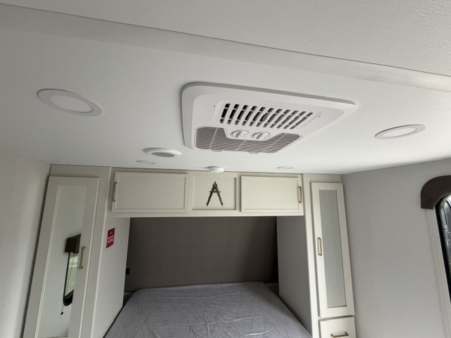 2027 Grand Design Transcend 265BHT - Image 18