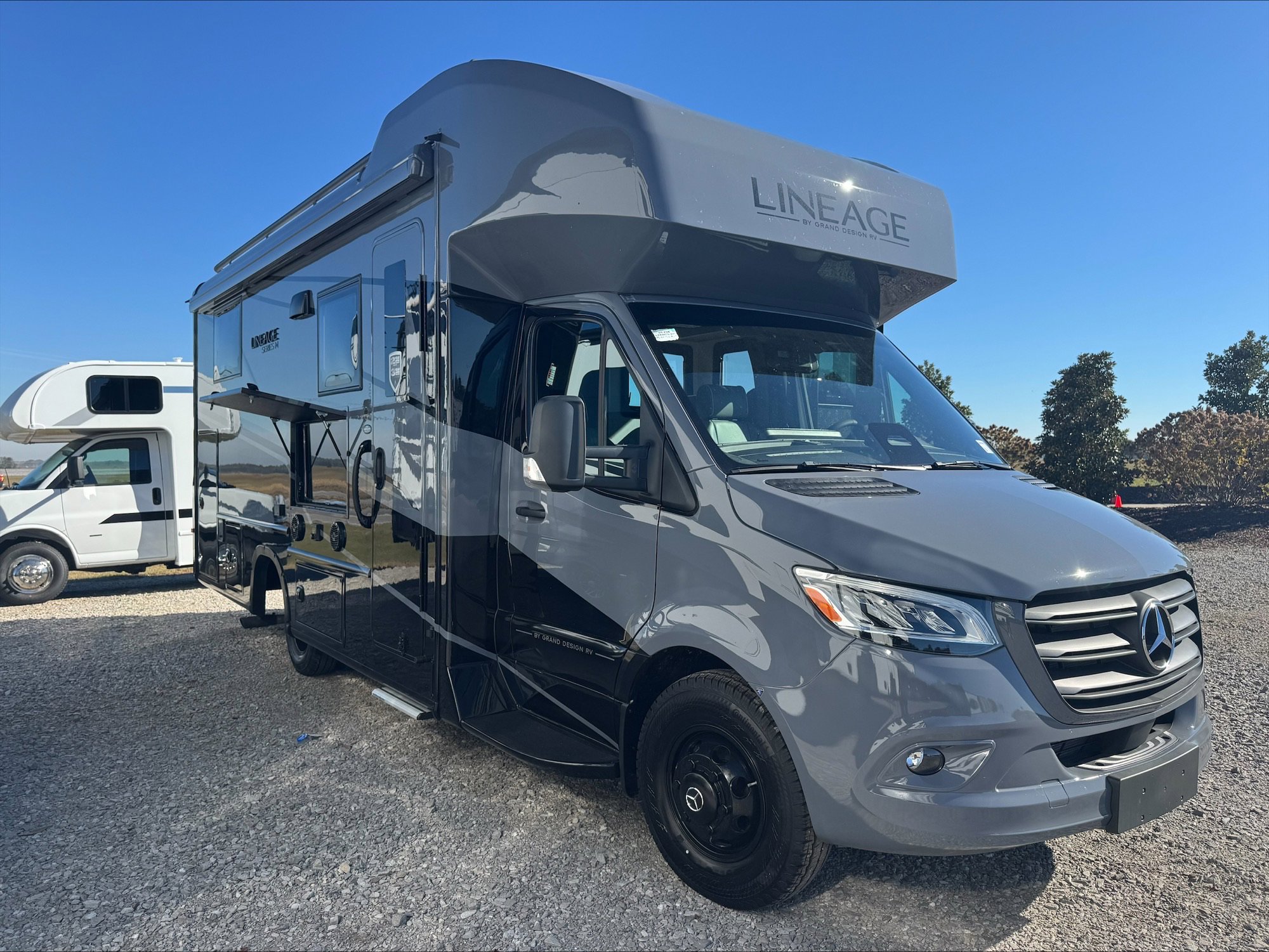 2026 Grand Design Lineage Series M 25TK - Image 1