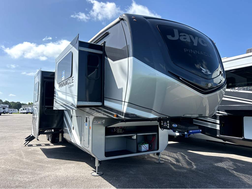 2026 JAYCO PINNACLE 39FLOK - Image 1
