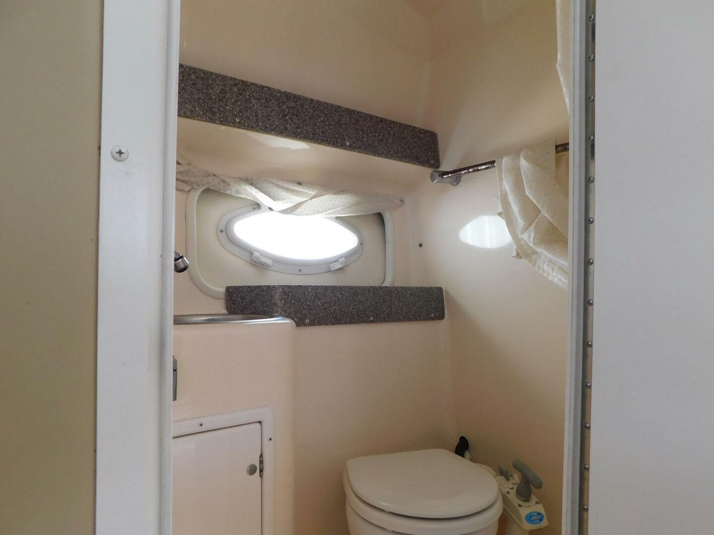 2004 Rinker Fiesta Vee 270 - Image 8
