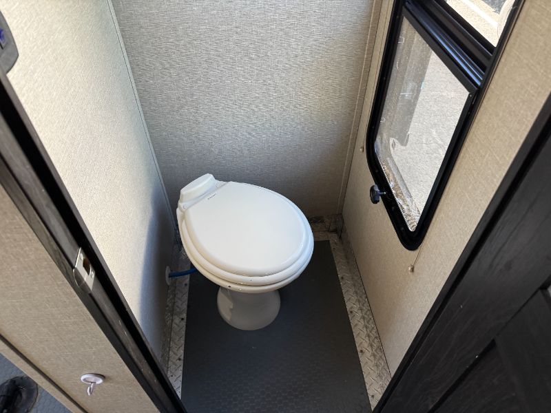 2017 Keystone Fuzion 414 - Image 12
