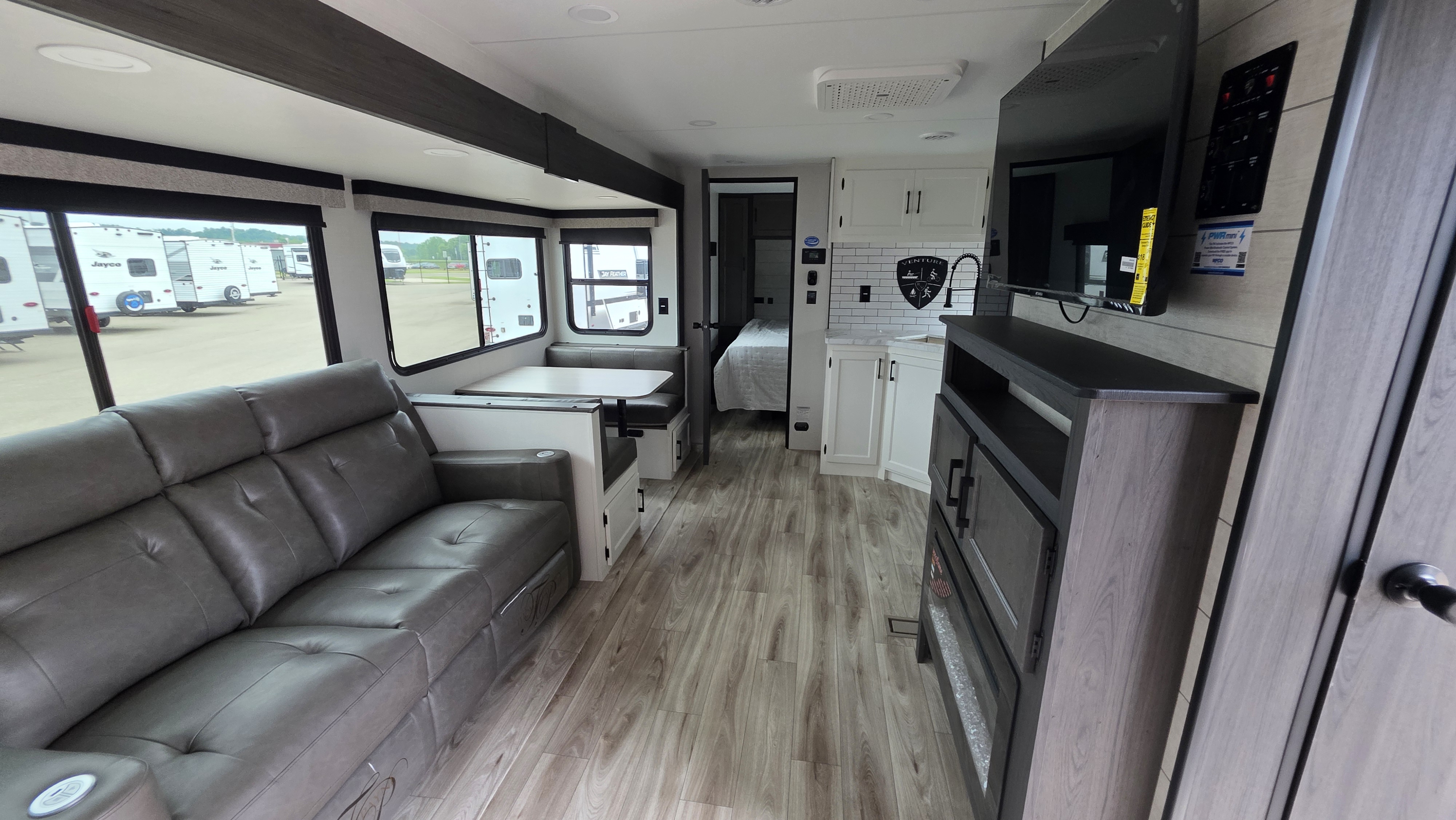2027 VENTURE RV STRATUS 281VBH - Image 11