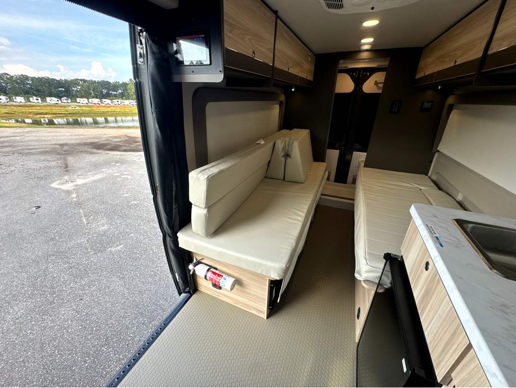 2027 JAYCO SWIFT 20T - Image 13