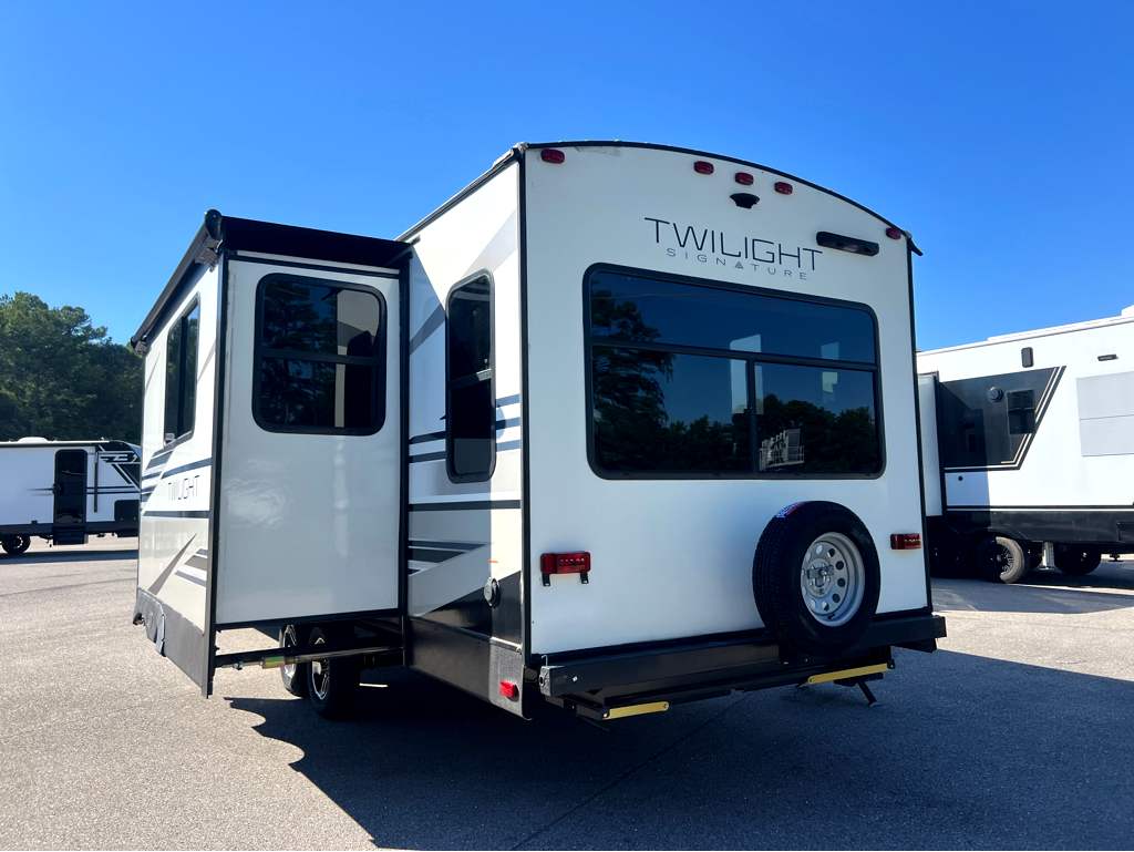 2022 CRUISER TWILIGHT 2690 - Image 3