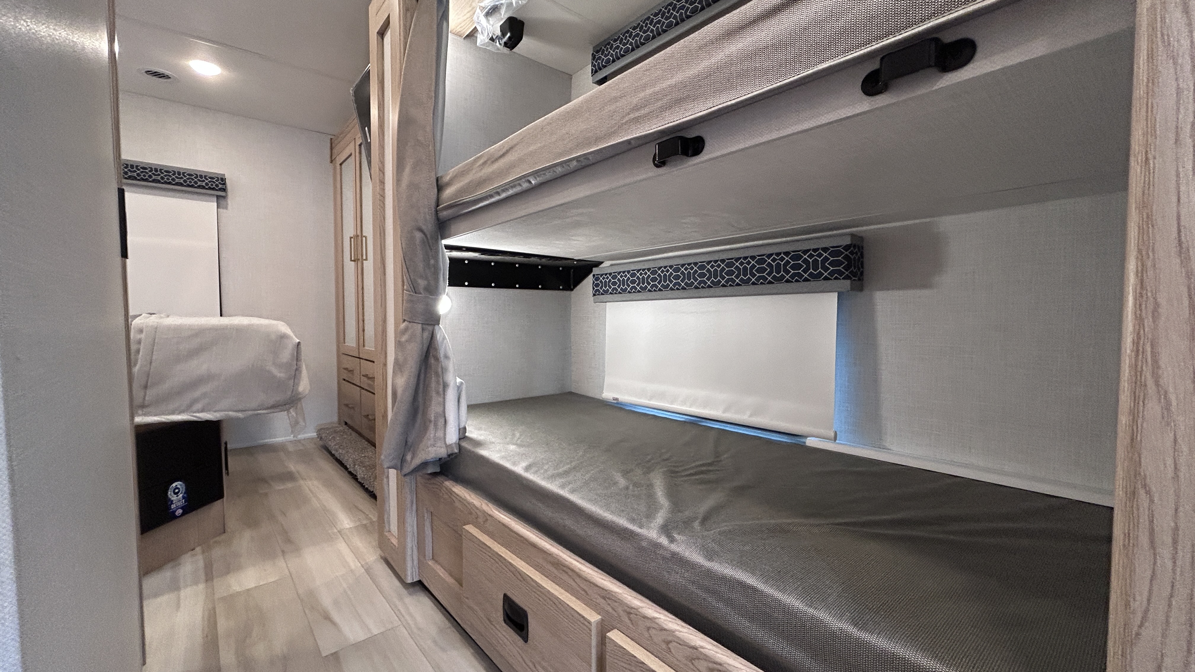 2026 Thor Motor Coach Quantum LF31 - Image 29