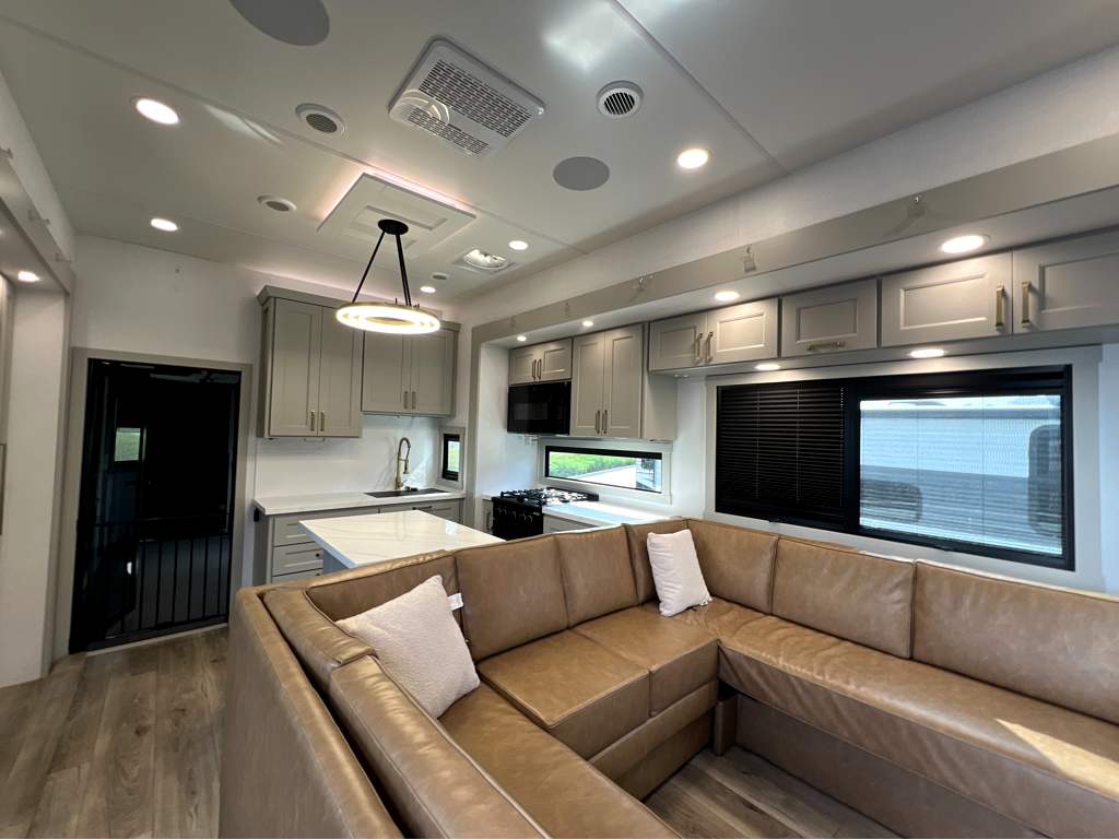 2025 BRINKLEY RV MODEL G 3950 - Image 5