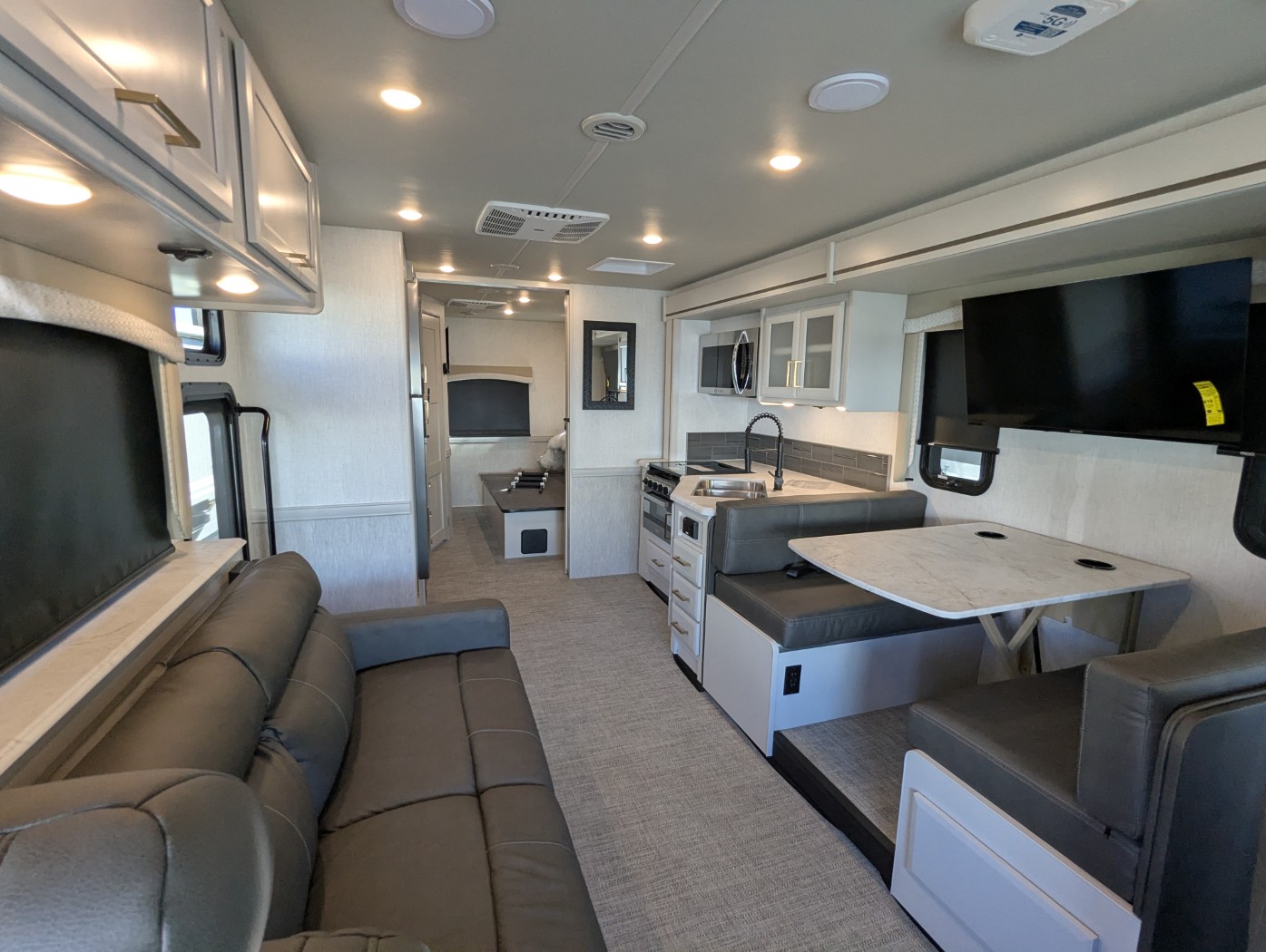 2026 Fleetwood Flair 28A - Image 10