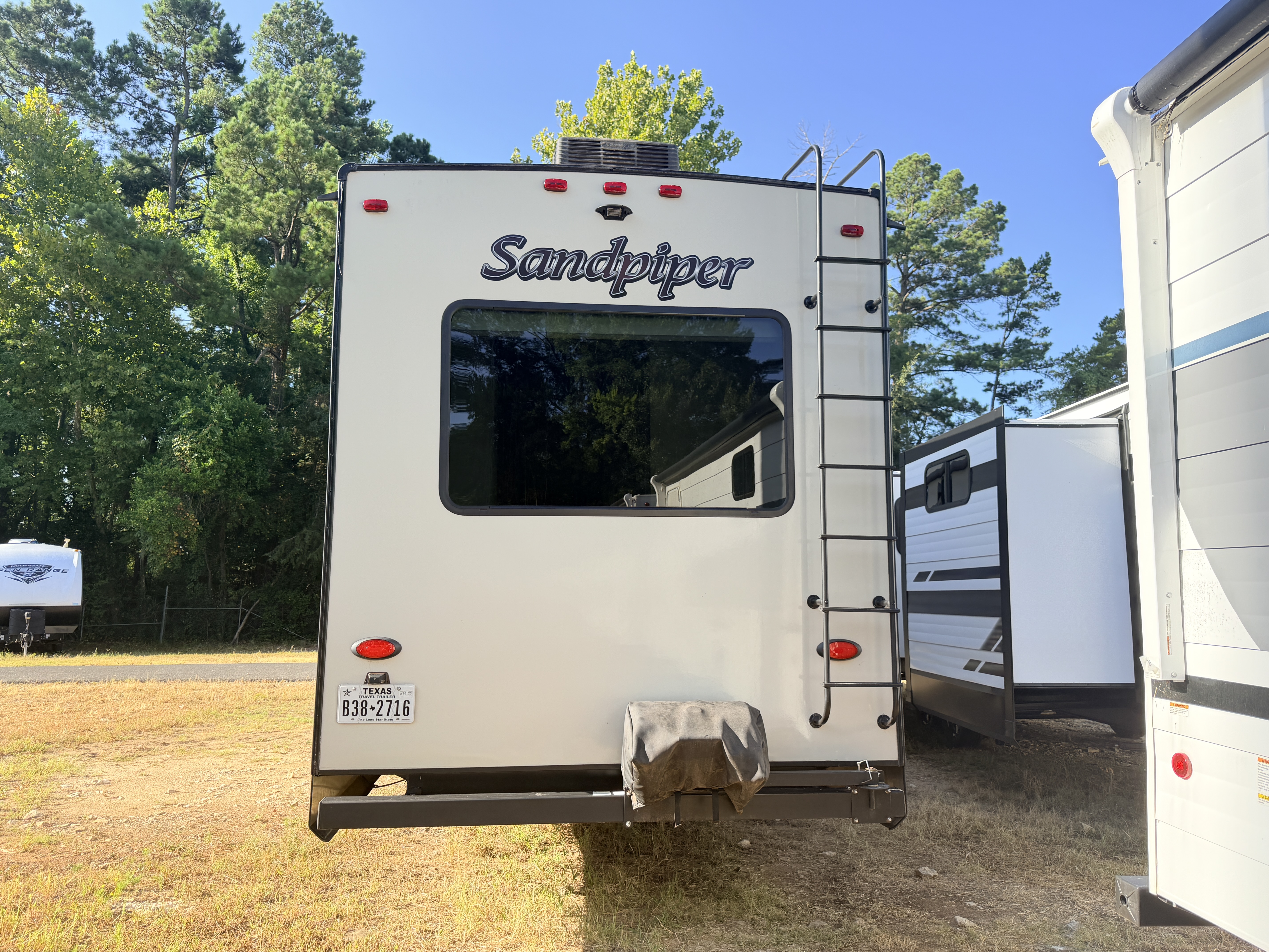 2020 Forest River Sandpiper 372LOK - Image 6