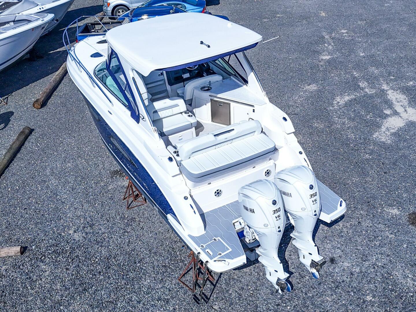 2026 Regal 33 XO Base - Image 10
