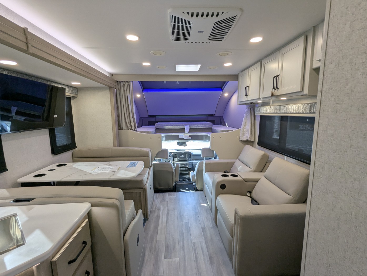 2027 Thor Motor Coach Omni Explorer X32 - Image 41