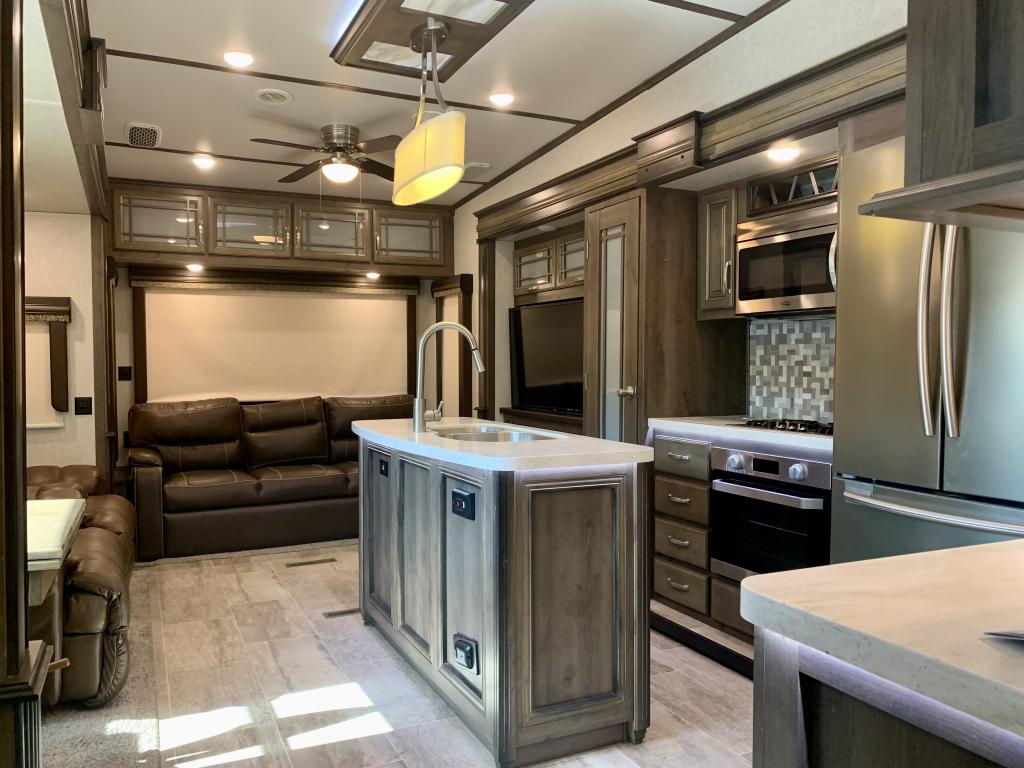 2019 Keystone Montana 3811MS - Image 55