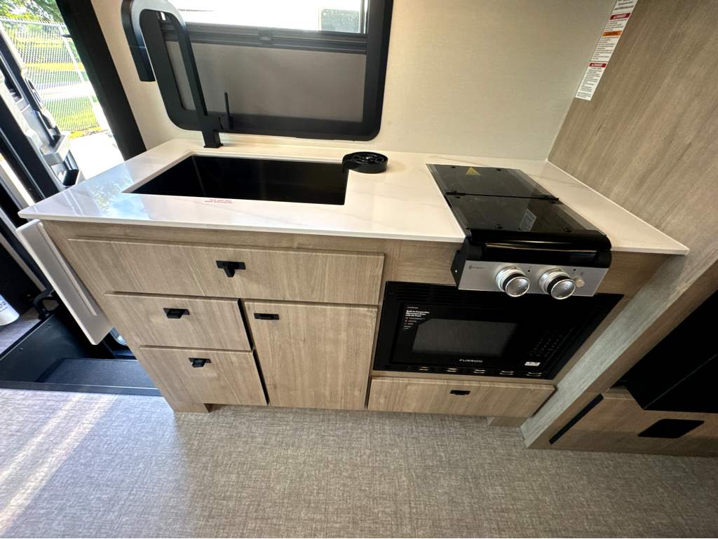 2027 Grand Design Lineage Series M 25FW - Image 26