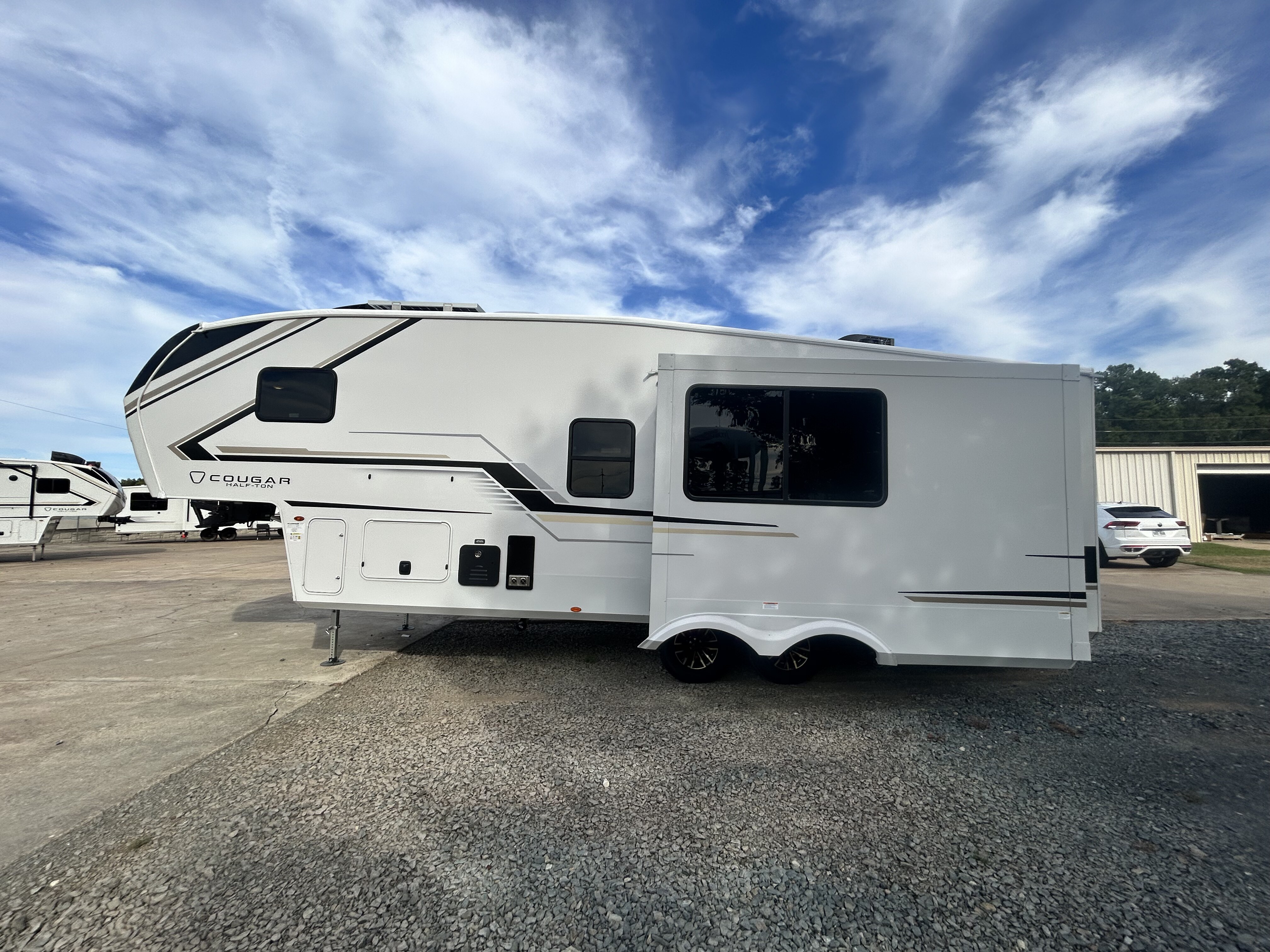 2027 Keystone Cougar Half-Ton 26RKE - Image 4