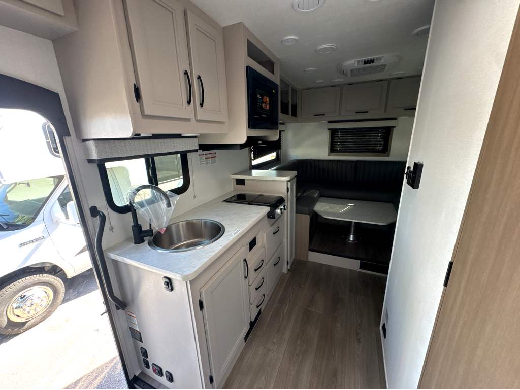 2027 ENTEGRA COACH ODYSSEY 20LF - Image 11