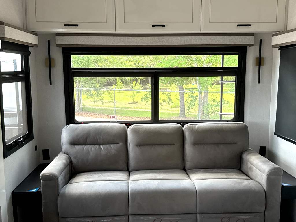 2027 JAYCO PINNACLE 32RLTS - Image 7