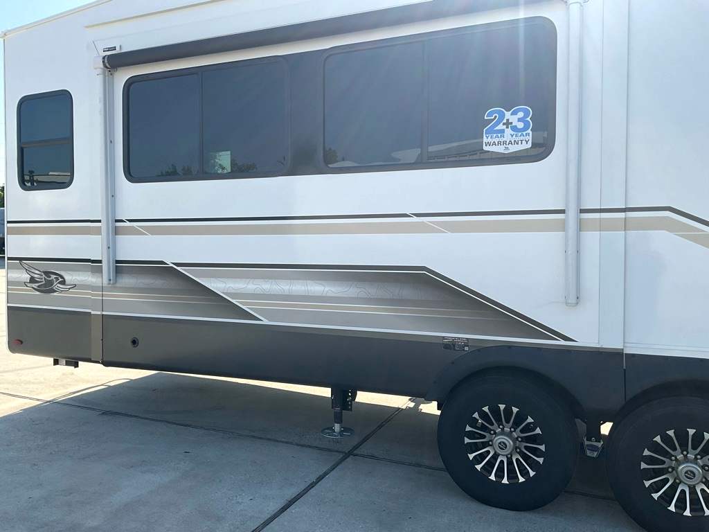 2027 JAYCO Eagle 355 MBQS - Image 33