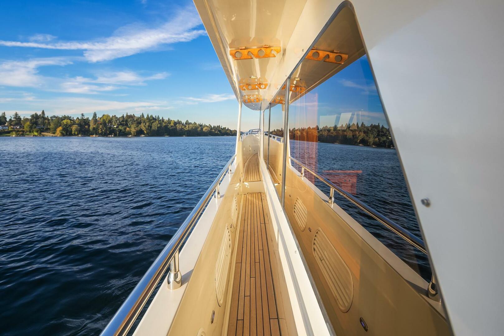 2014 Hampton 720 Skylounge LRC - Image 80