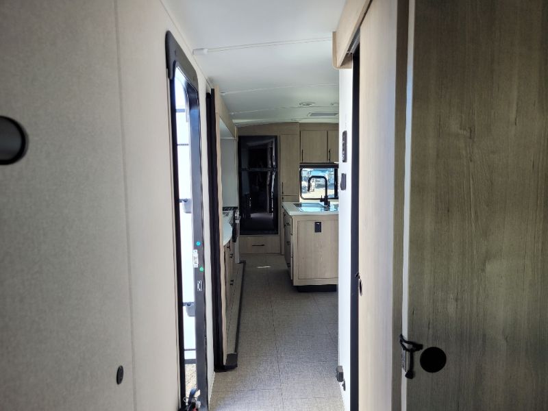 2025 Grand Design Imagine 2670MK - Image 23