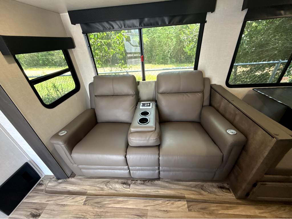 2024 VENTURE RV STRATUS 261VRB - Image 13