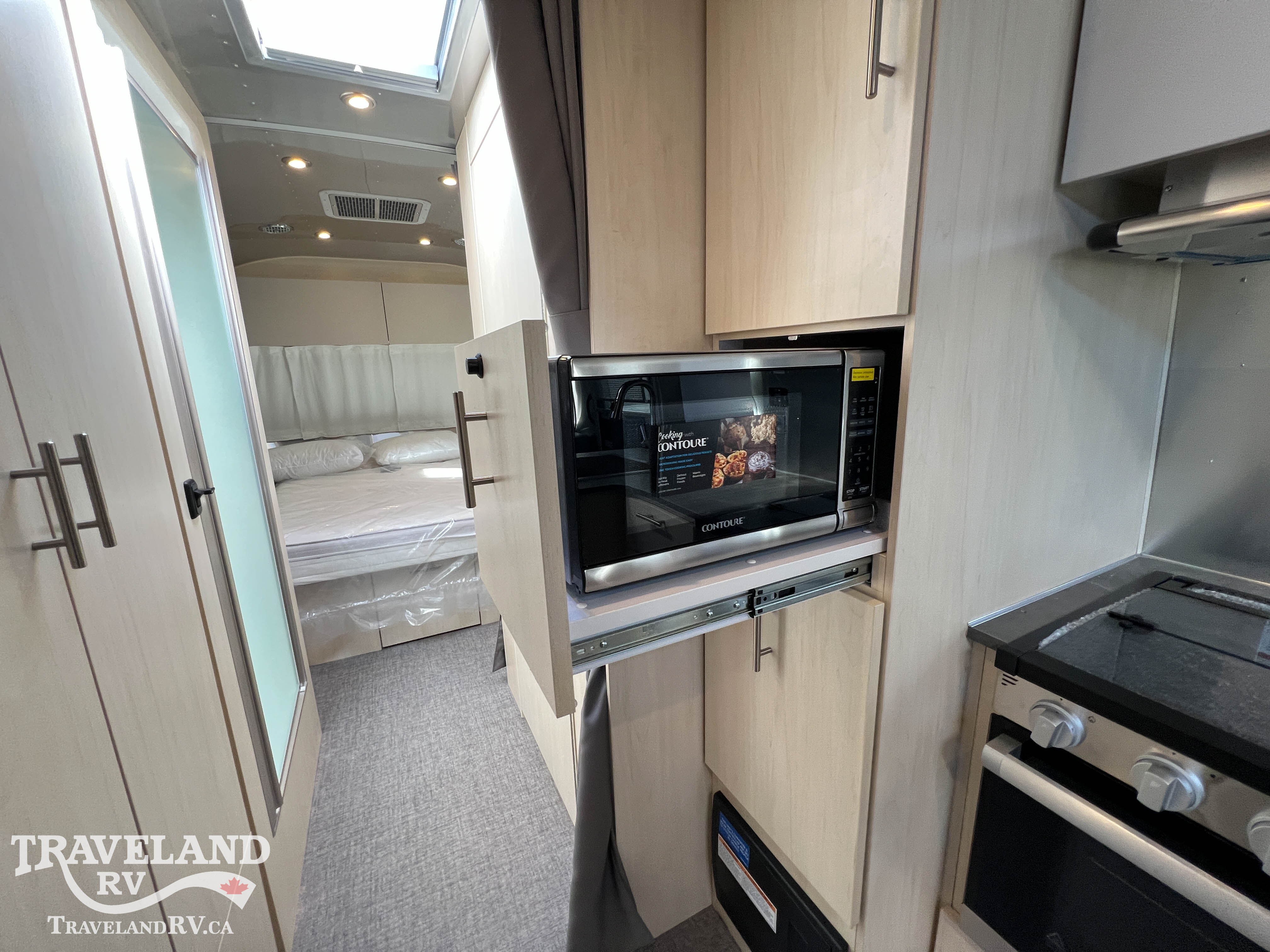 2026 Airstream Flying Cloud 27FB - Image 22