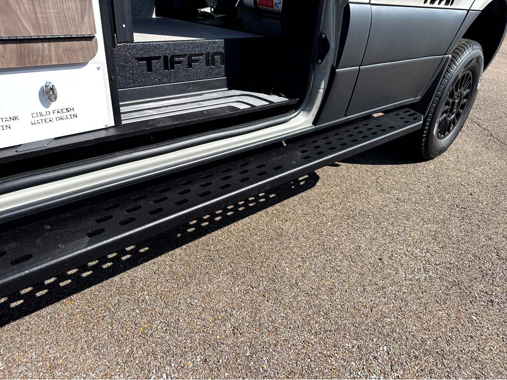 2027 Tiffin GH1 - Image 18
