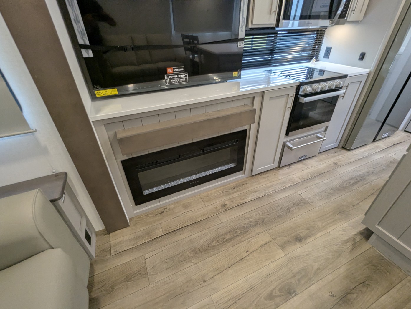 2026 Alliance RV Avenue 298RL - Image 21