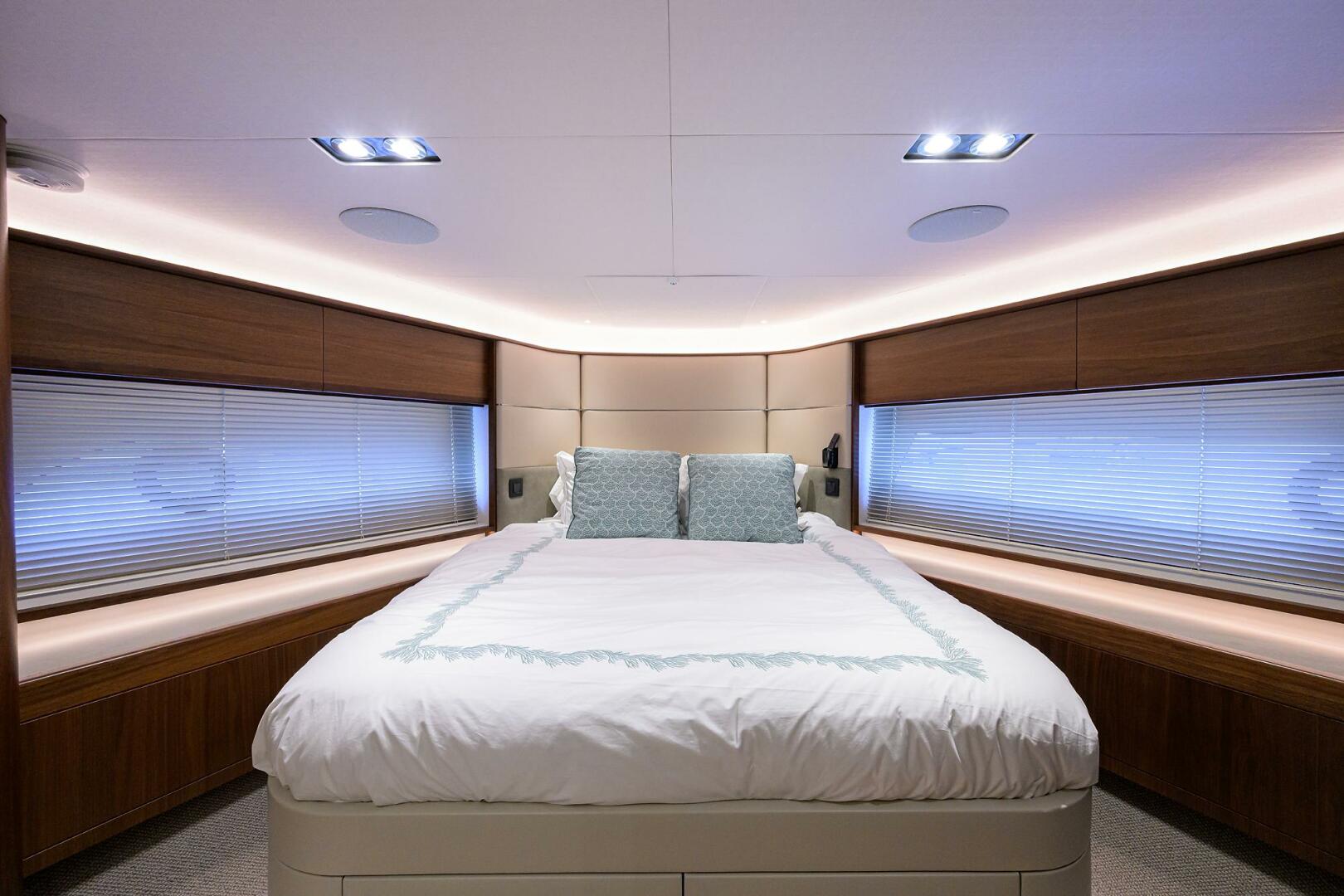 2003 Jupiter 31 Cuddy - Image 114