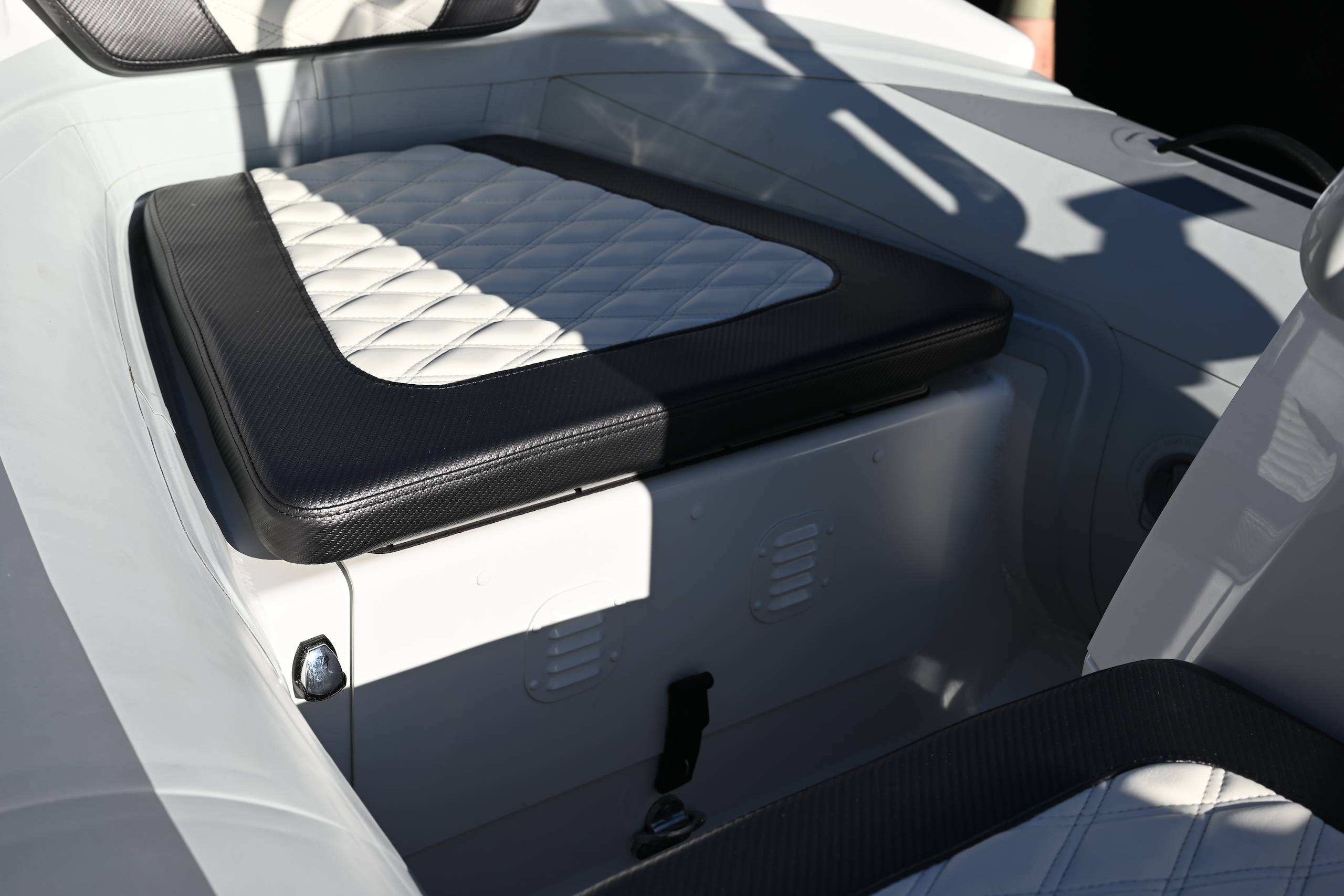 2027 Highfield Sport 330 Standard - Image 7