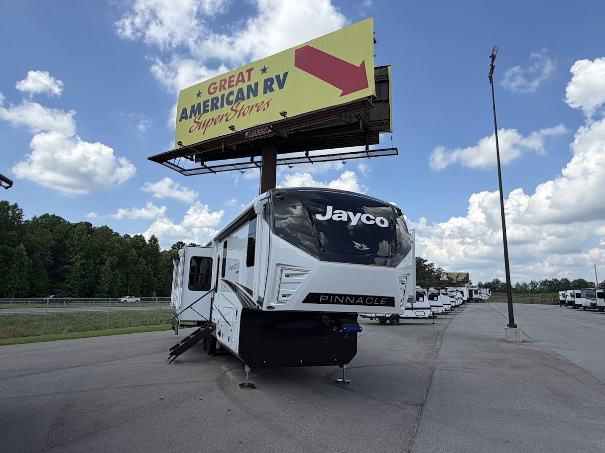 2027 JAYCO PINNACLE 32RLTS - Image 2