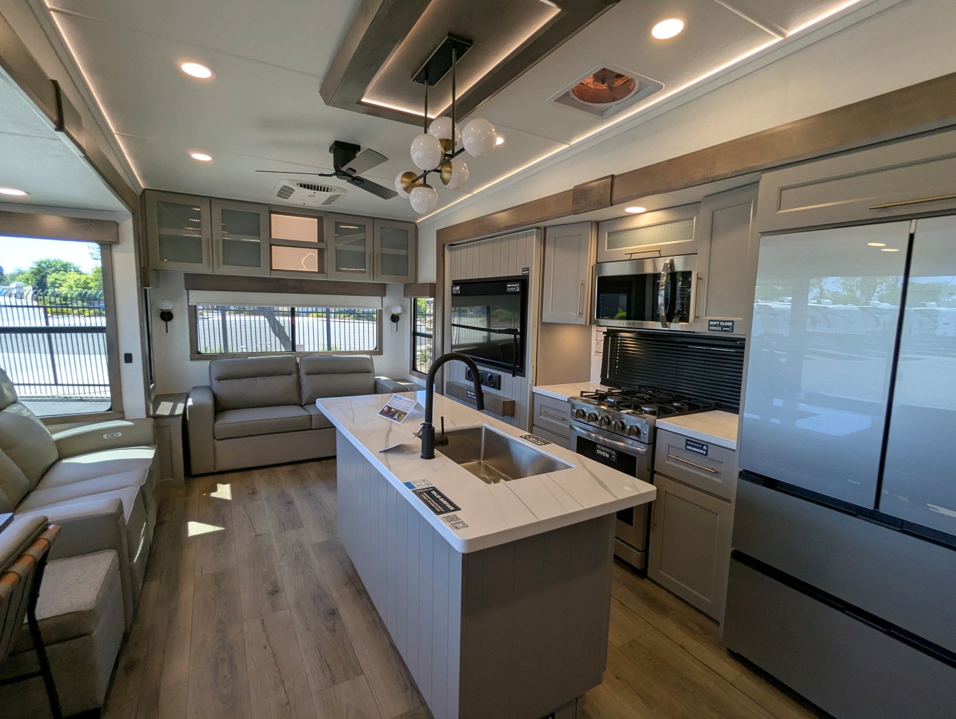 2026 Alliance RV Paradigm 340RL - Image 9