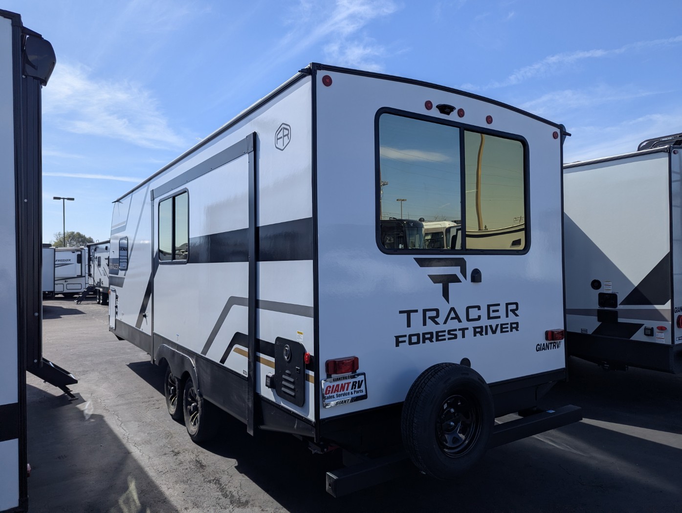 2026 Prime Time Tracer 235RK - Image 4