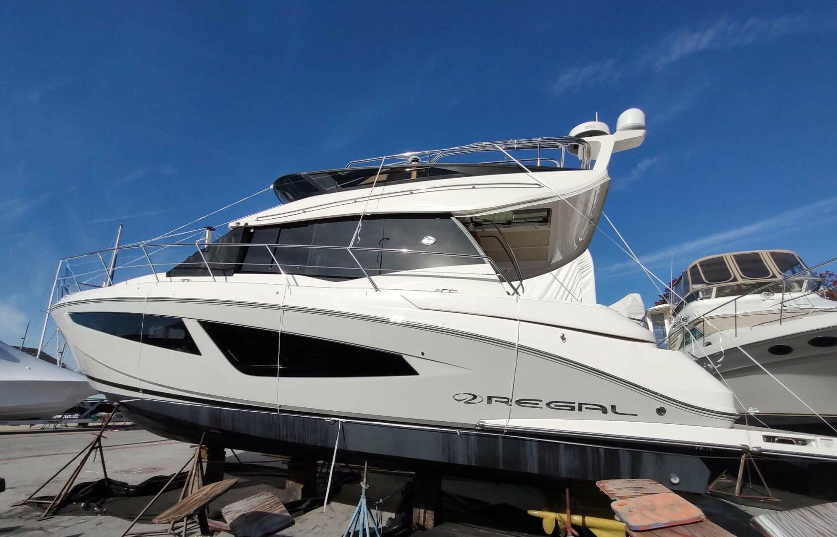 2021 Regal 42 FLY - Image 6
