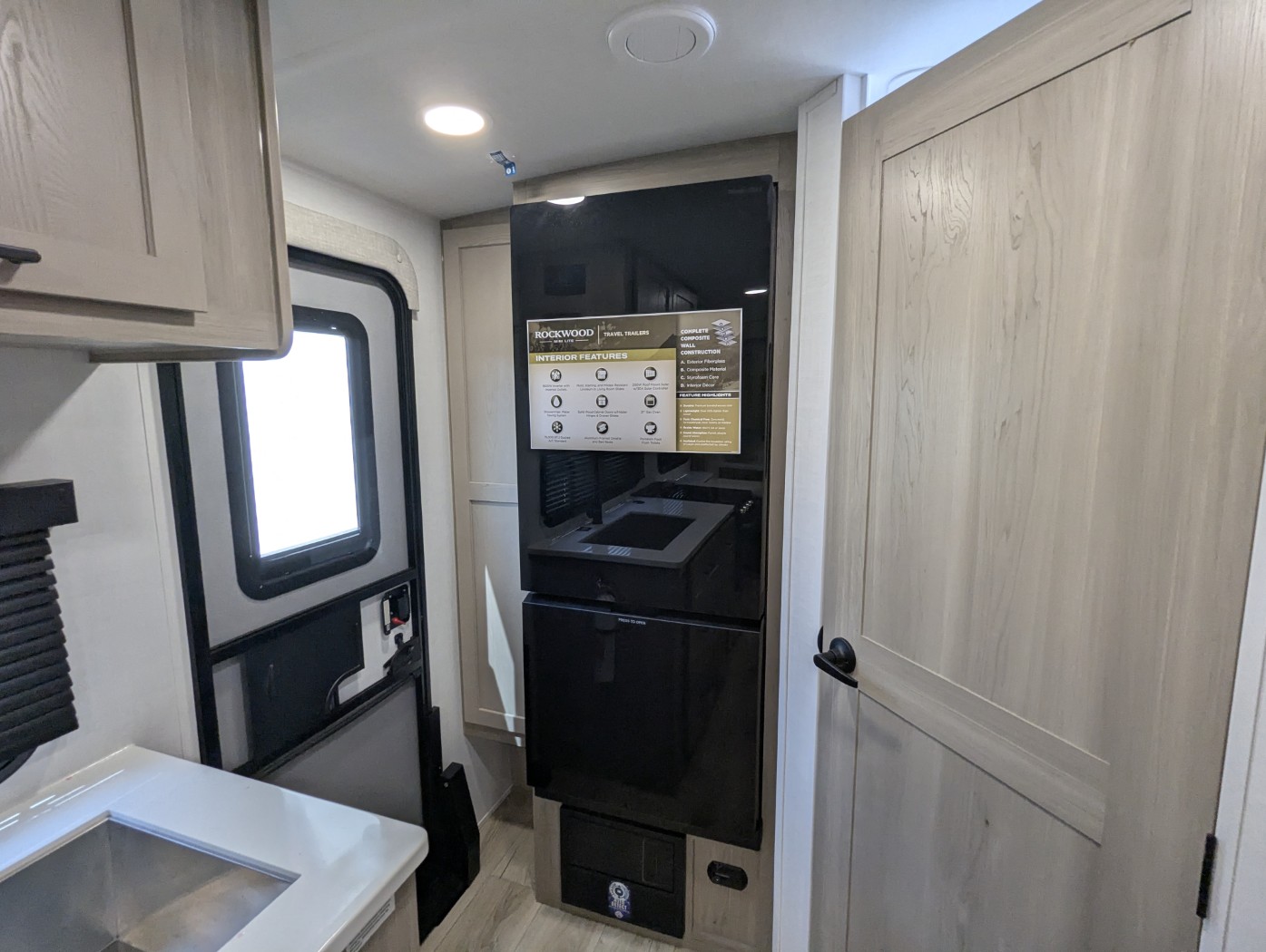 2026 Forest River Rockwood Mini Lite 2205S - Image 14