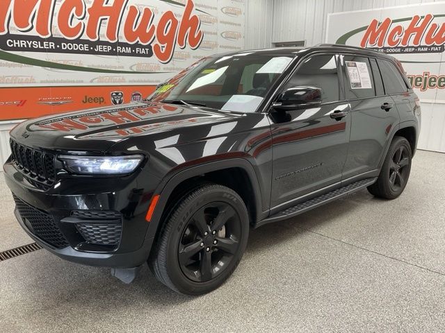 2024 Jeep Grand-Cherokee-L Laredo Altitude 4x4 - Image 1