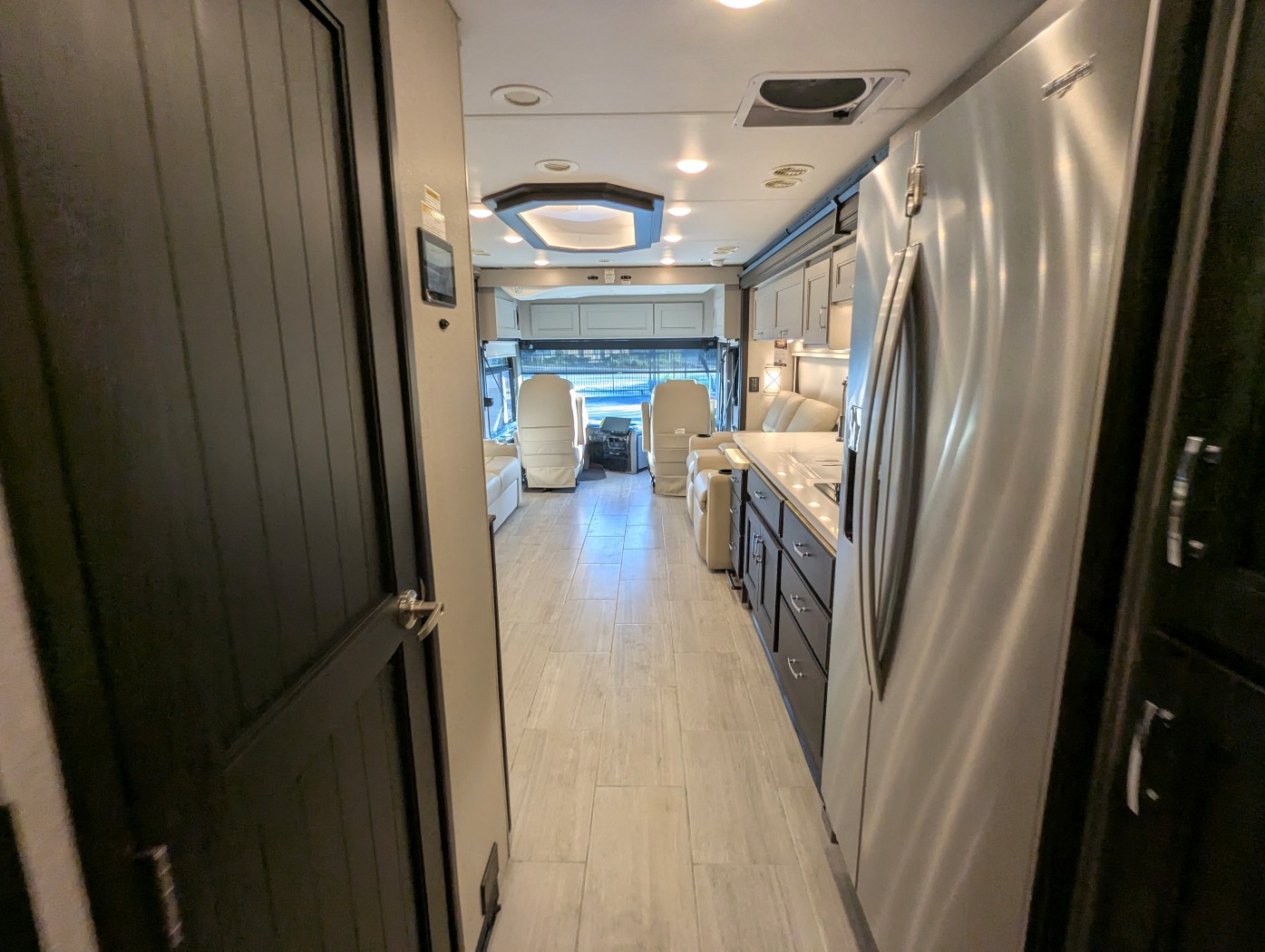 2026 Thor Motor Coach Aria 3901 - Image 37